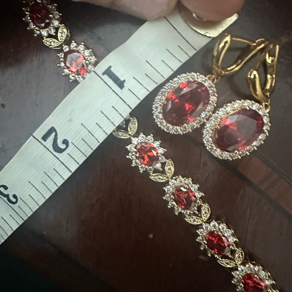 Gold tone and Red Jewelry Set - Picture 6 of 6